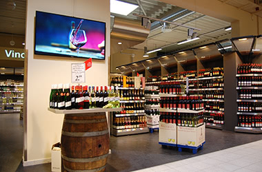 Digital signage supermarket